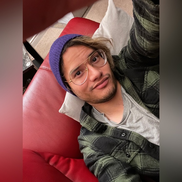 Meet your Posher, Nicolas - Picture 1 of 1